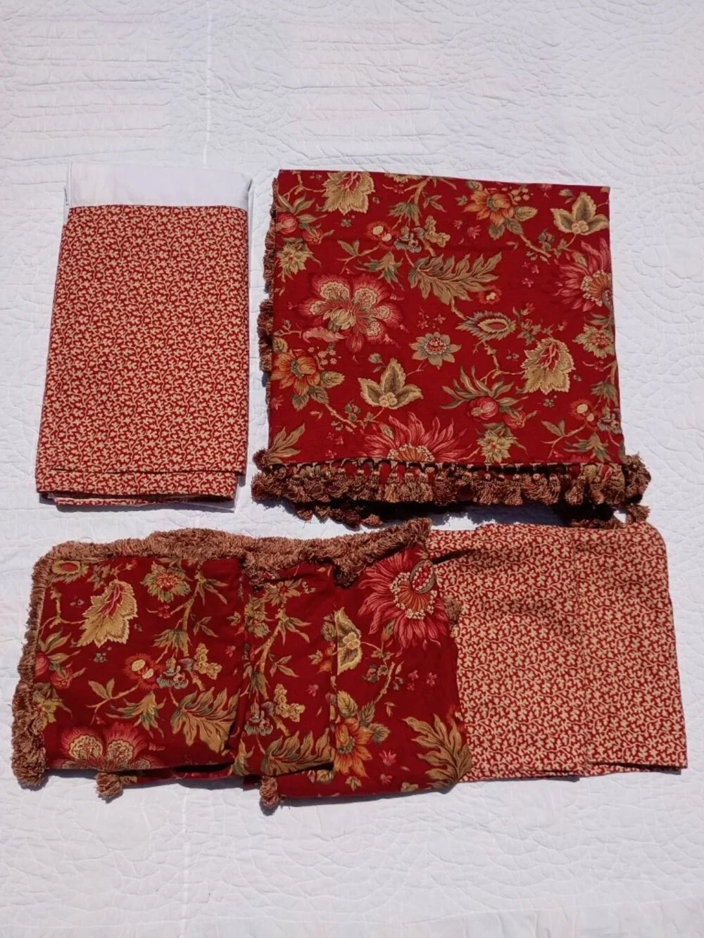 Mario & Marielena 7 Piece Queen Duvet Set Red Floral Antique Style with Fringe